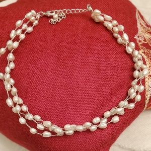 Fresh Water Pearls Wire Necklace.